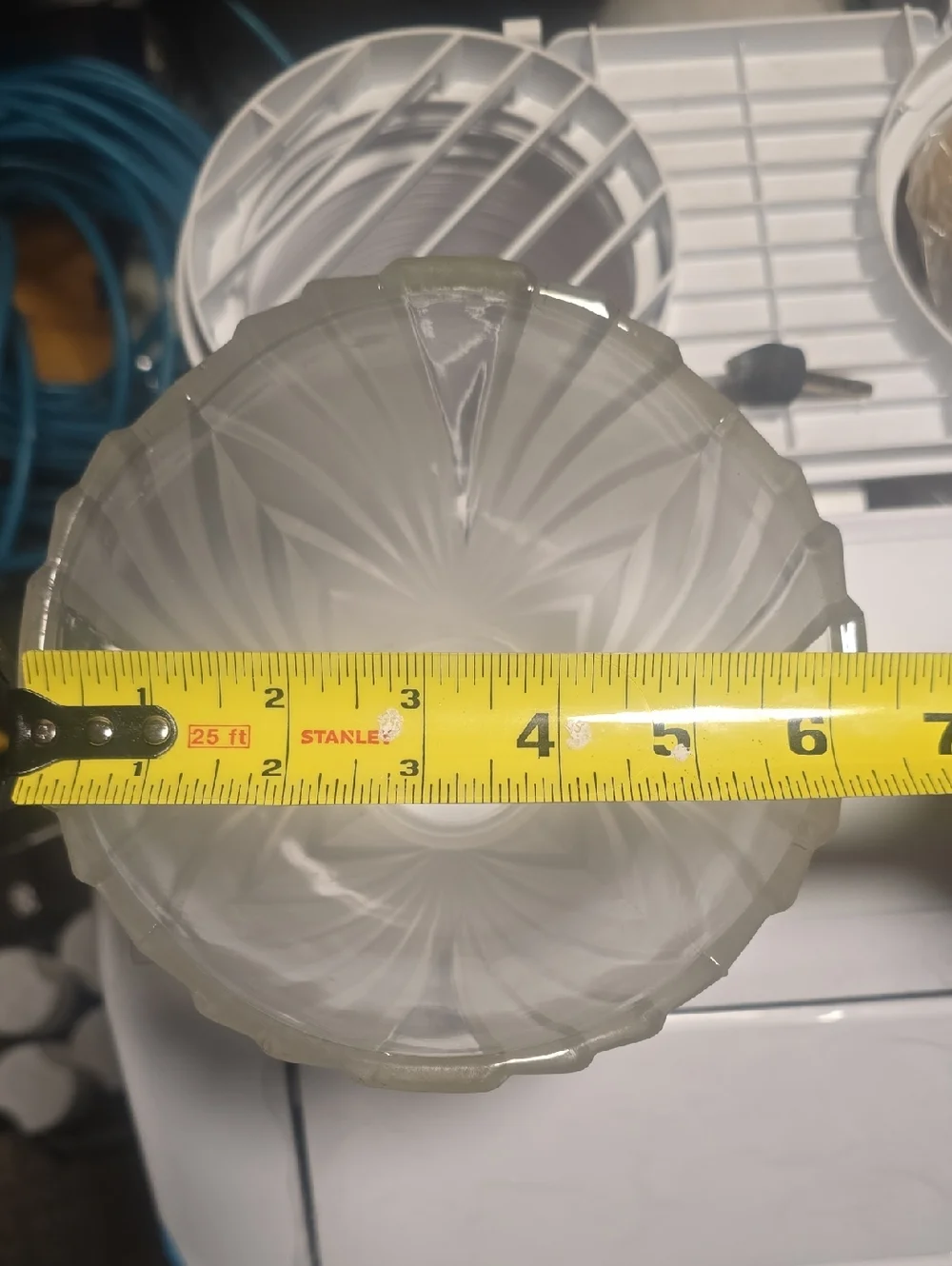 Vintage?Frosted Swirl Glass Lamp Shade - White